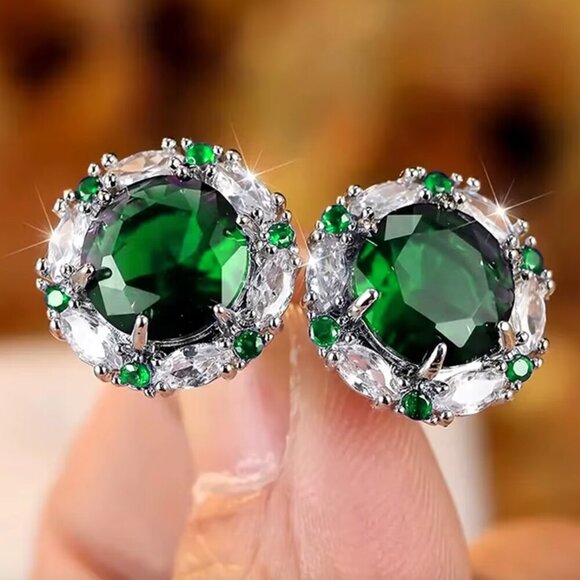 18k White Gold Emerald Green Diamond Earrings Round Earrings - Picture 1 of 4